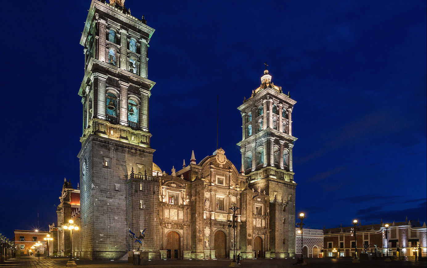 Catedral_de_Puebla,_México,_2013-10-11,_DD_13